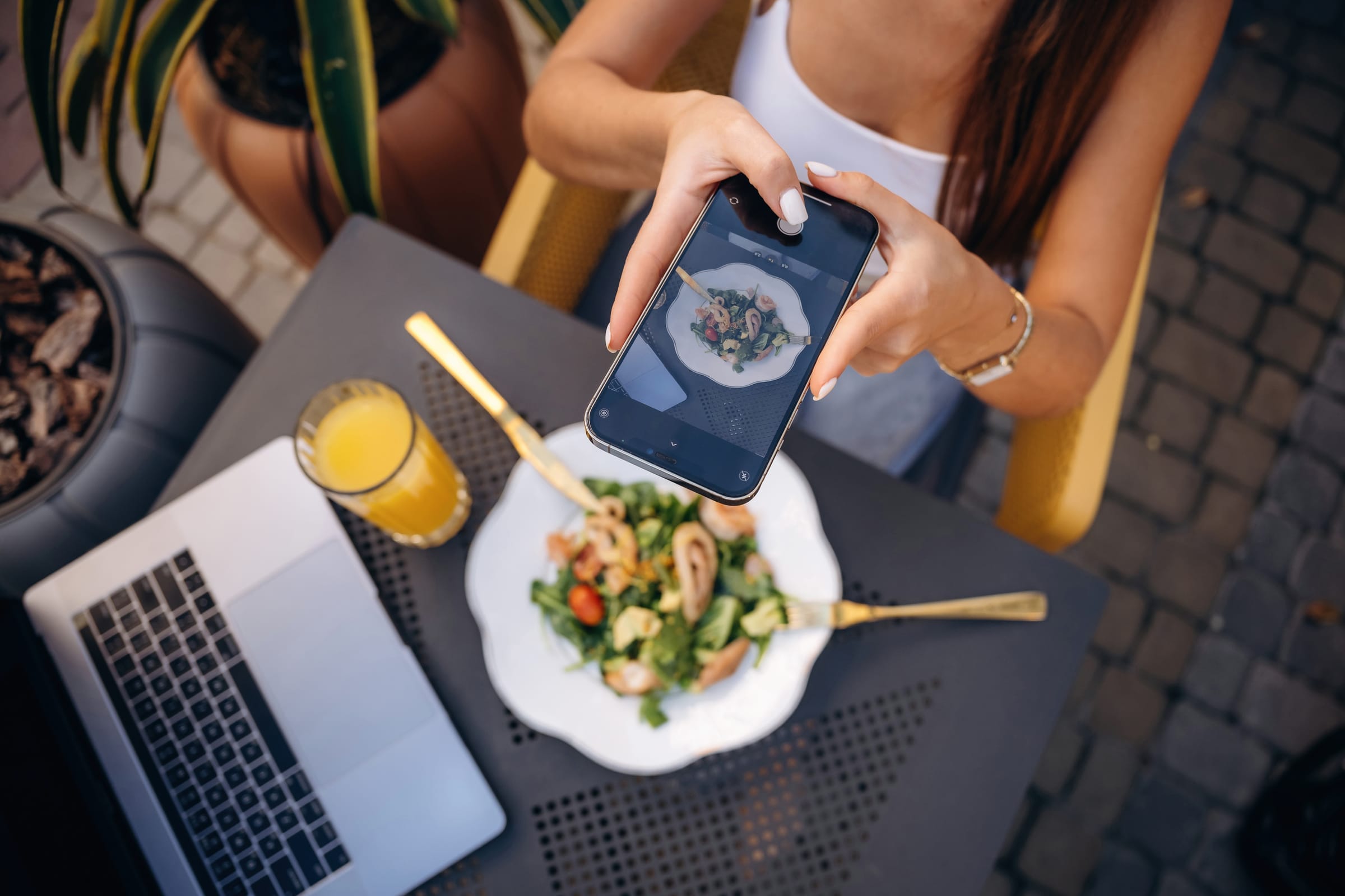 food trends 2025 with futuristic dishes and creative plating